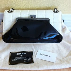 Authentic Chanel Lambskin Purse 👜 PC06CB645